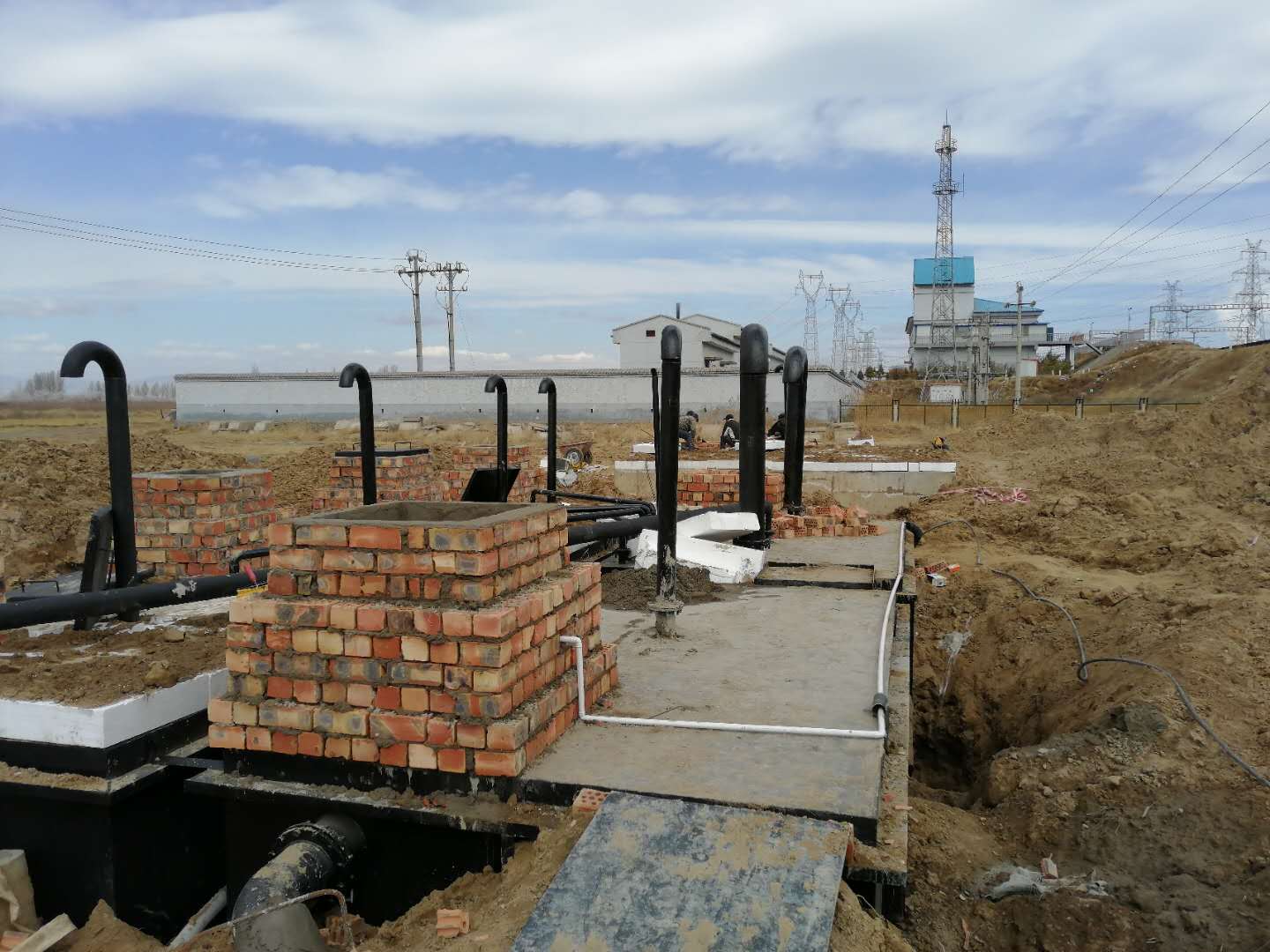 內(nèi)蒙古包頭市地埋式污水處理設(shè)備安裝現(xiàn)場(chǎng)(圖5)